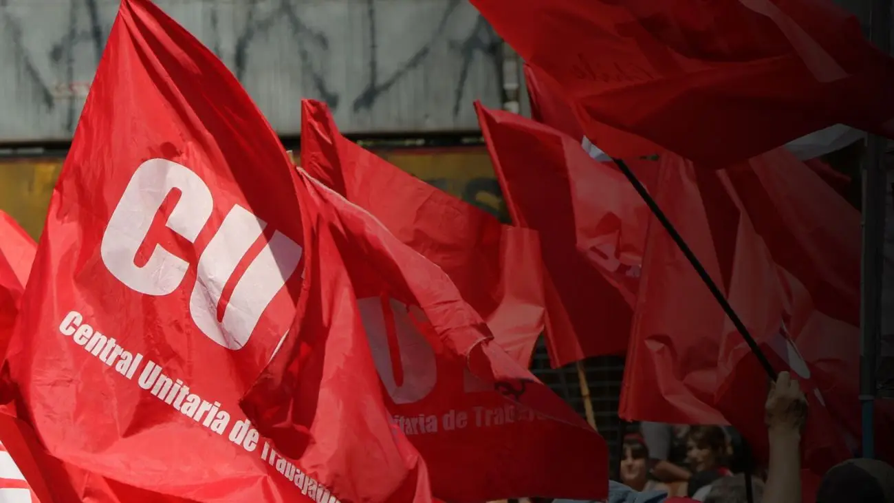 CUT apunta a un "salario vital" de $725.000 en Chile CUT apunta a un "salario vital" de $725.000 en Chile