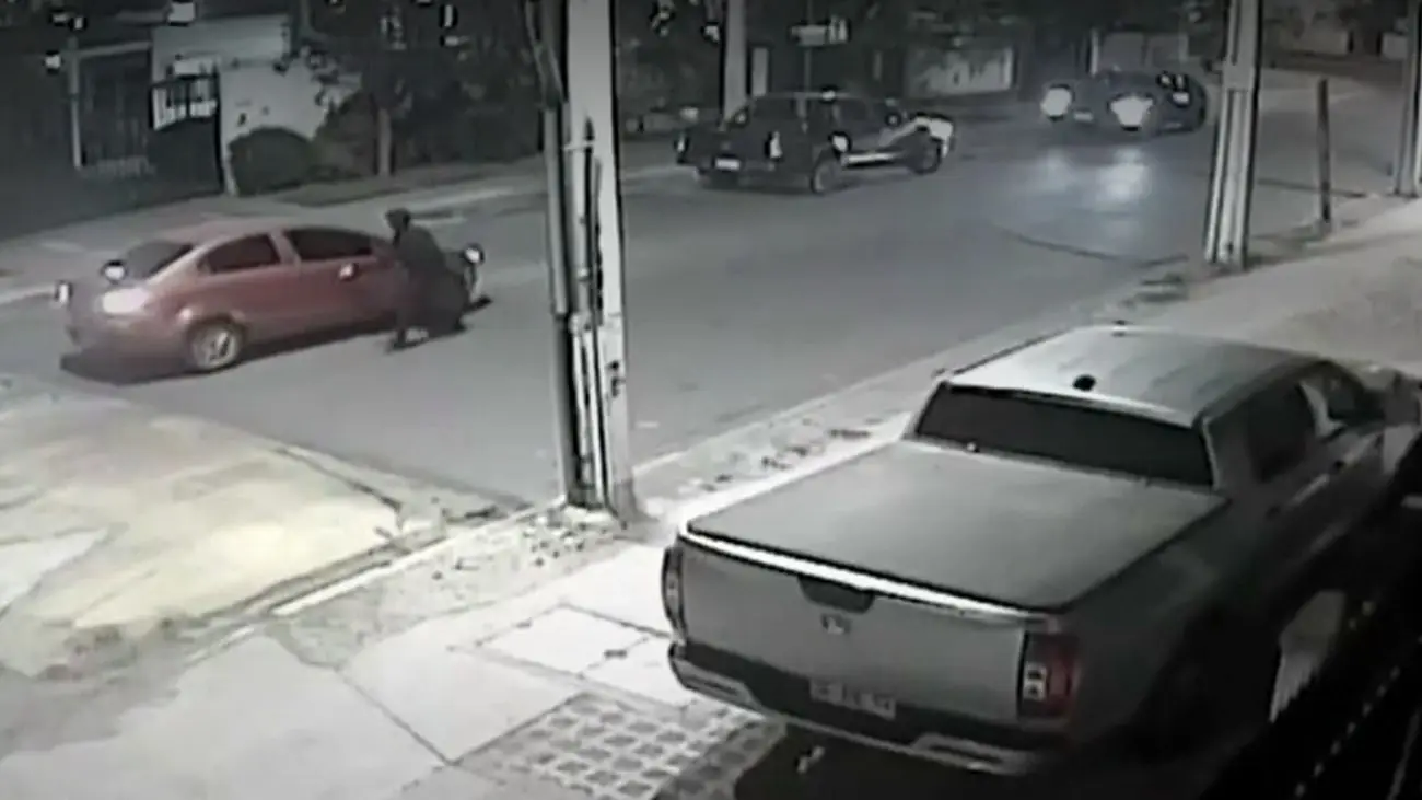 Roban camioneta en portonazo frente a iglesia evangélica en La Florida