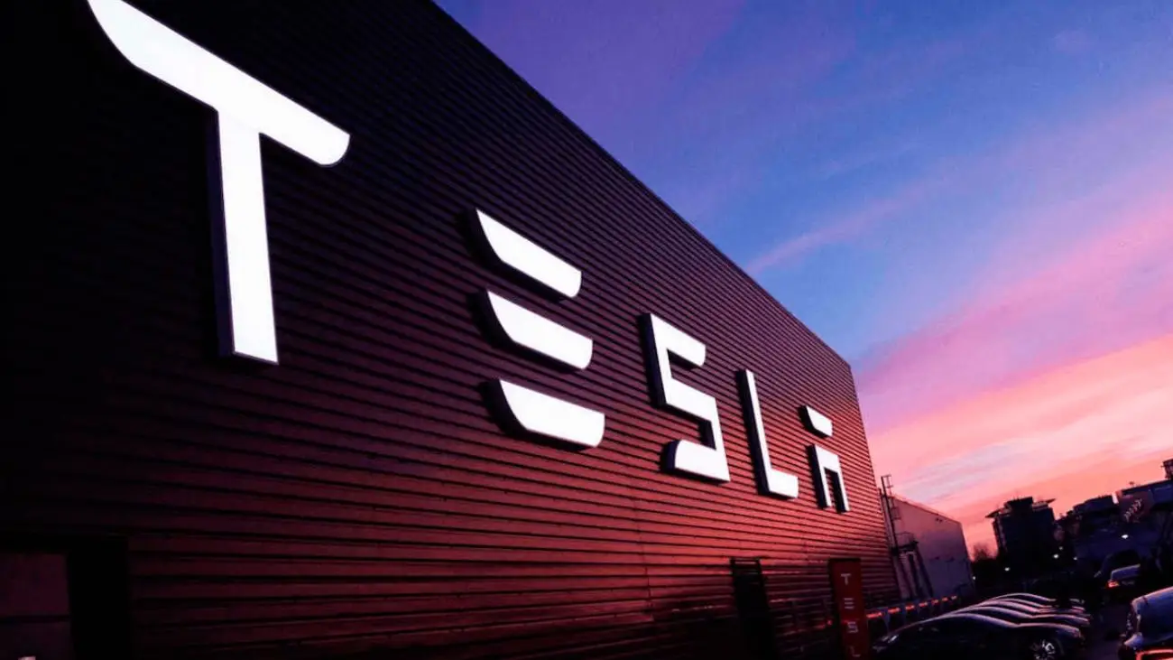 Tesla enfrenta crisis con ventas en declive y decepción de inversores Tesla enfrenta crisis con ventas en declive y decepción de inversores