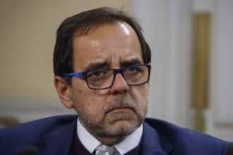 Jaime Mulet critica autodescripción de Jeannette Jara como "liderazgo popular"