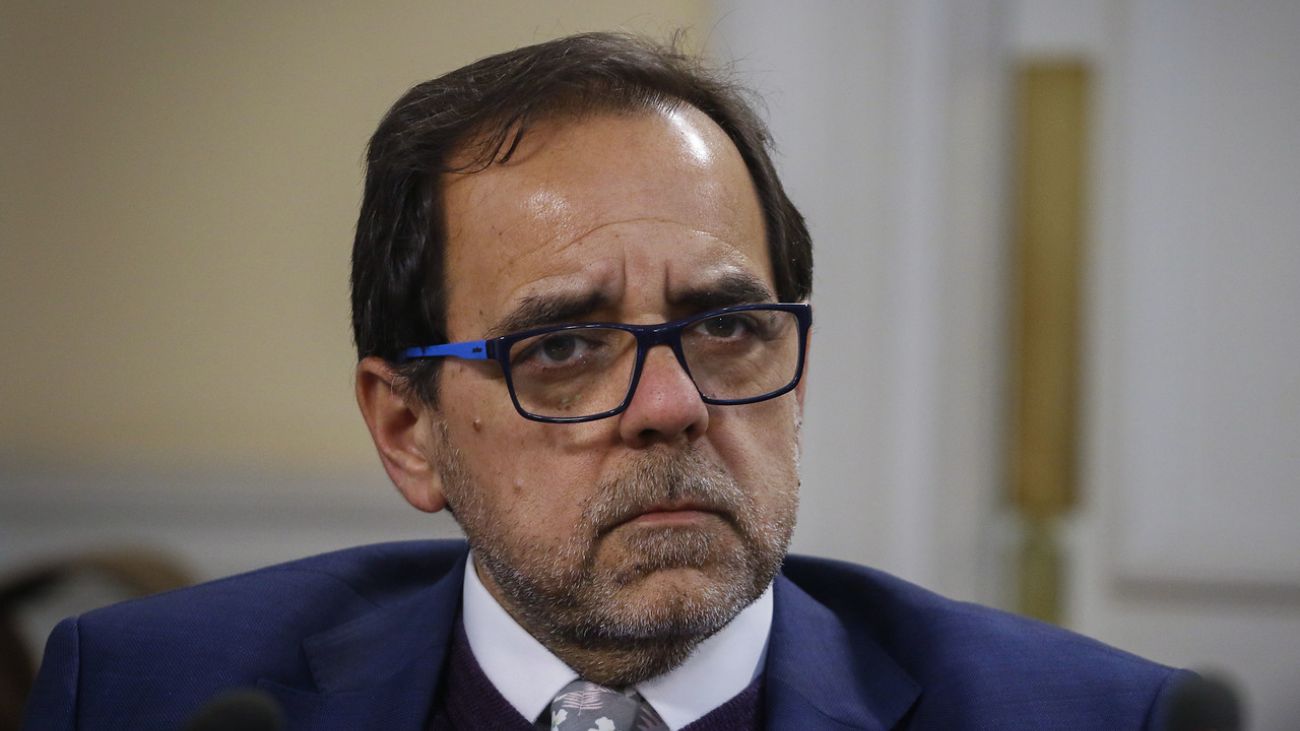 Jaime Mulet critica autodescripción de Jeannette Jara como "liderazgo popular"