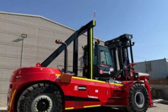Nuevo modelo de grúa pesada optimiza tareas logísticas en la minería chilena con una capacidad de carga de hasta 35 toneladas