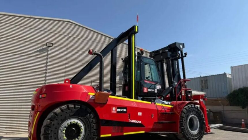 Nuevo modelo de grúa pesada optimiza tareas logísticas en la minería chilena con una capacidad de carga de hasta 35 toneladas