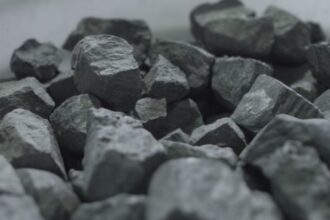 Impulso de la economía circular en la industria minera: más seguridad vial y menos polvo con escoria de cobre