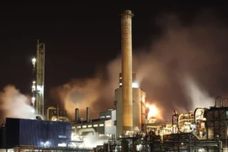 Empresas químicas se preparan para cumplir con 133 nuevas normativas en 2025