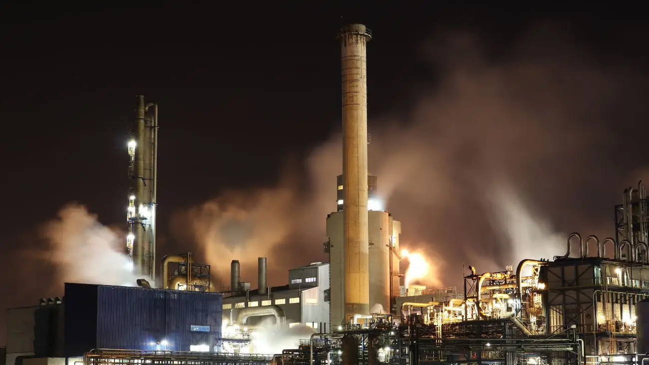 Empresas químicas se preparan para cumplir con 133 nuevas normativas en 2025