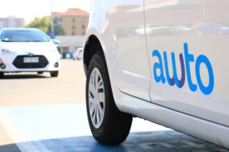 Subasta de vehículos: Awto cierra y vende autos desde $2,4 millones