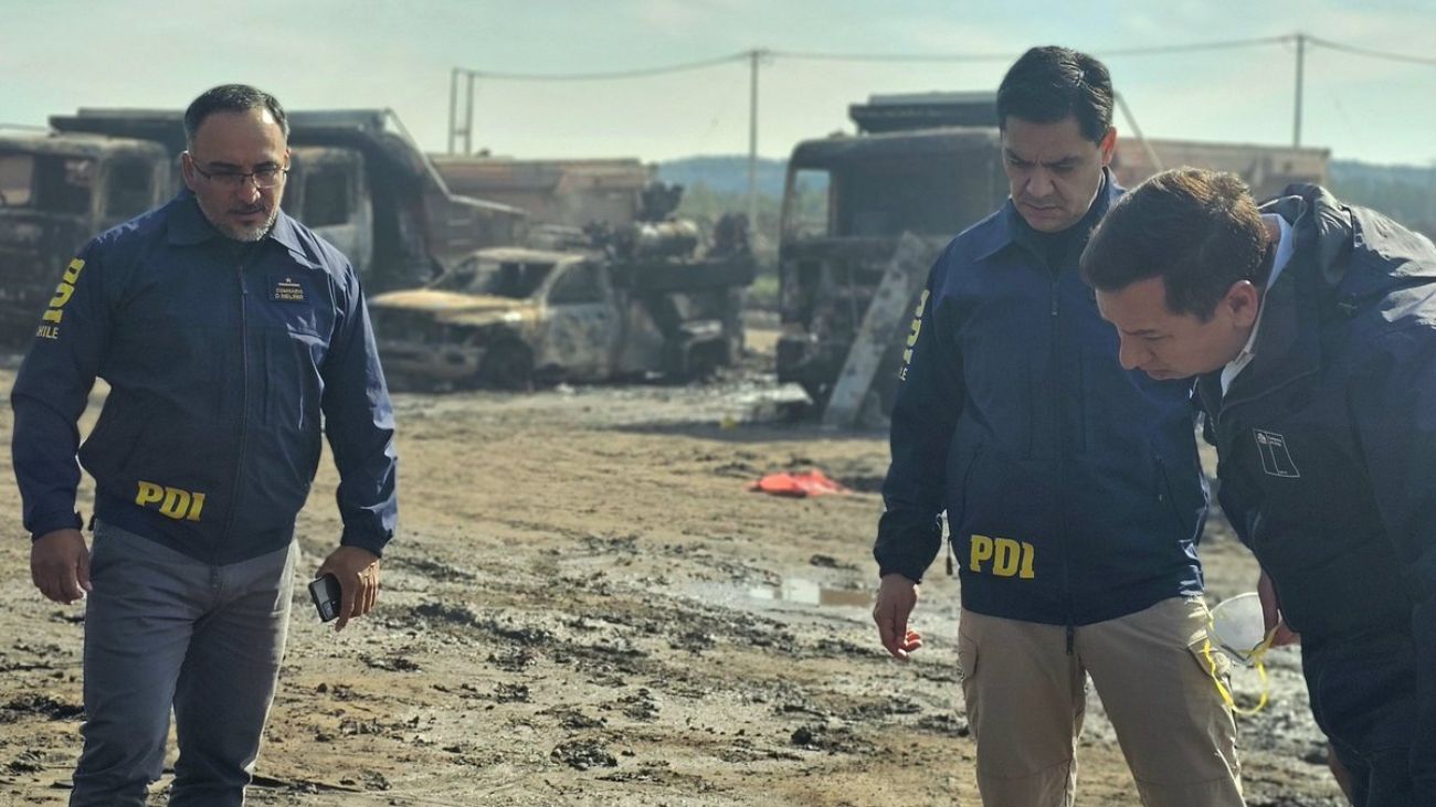 Ataque incendiario en central hidroeléctrica Rucalhue deja 47 camiones destruidos