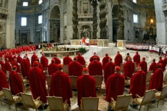 Elección del Nuevo Papa tras la Muerte de Francisco: Inicia Cónclave