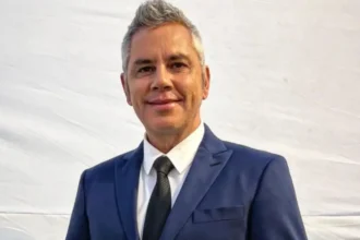 José Miguel Viñuela celebra Pascua de Resurrección en su lujosa residencia