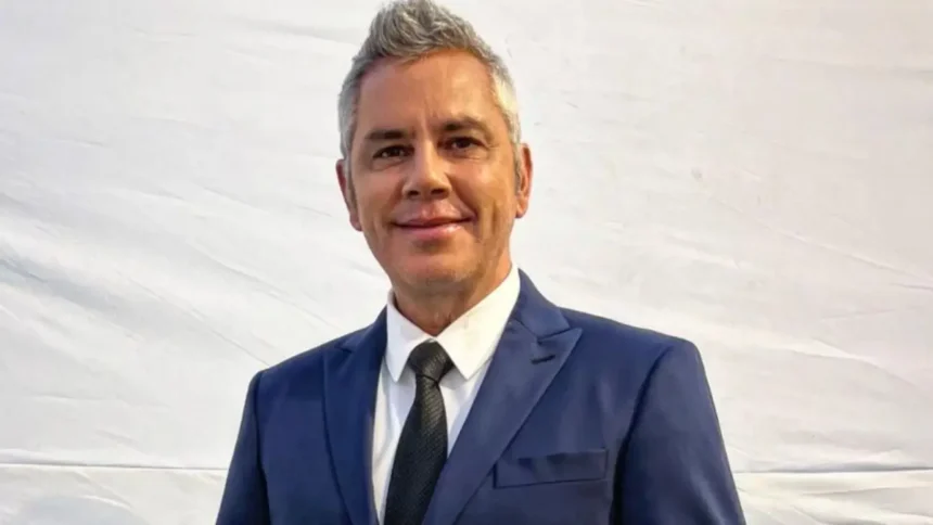 José Miguel Viñuela celebra Pascua de Resurrección en su lujosa residencia