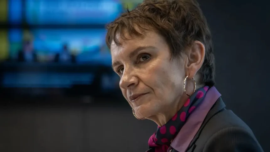 Carolina Tohá discrepa sobre régimen político en Cuba vs Jeannette Jara