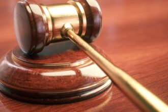 Condenado a 10 años por homicidio y agresión a funcionarios policiales