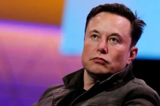 Elon Musk: Impacto político y empresarial en Tesla tras críticas y descuentos