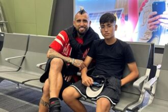 Alonso "Monito" Vidal lidera alianza escolar en aniversario del colegi