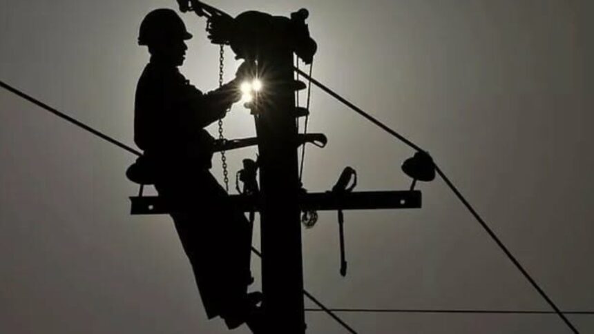 Cortes de luz programados en seis comunas de la Región Metropolitana