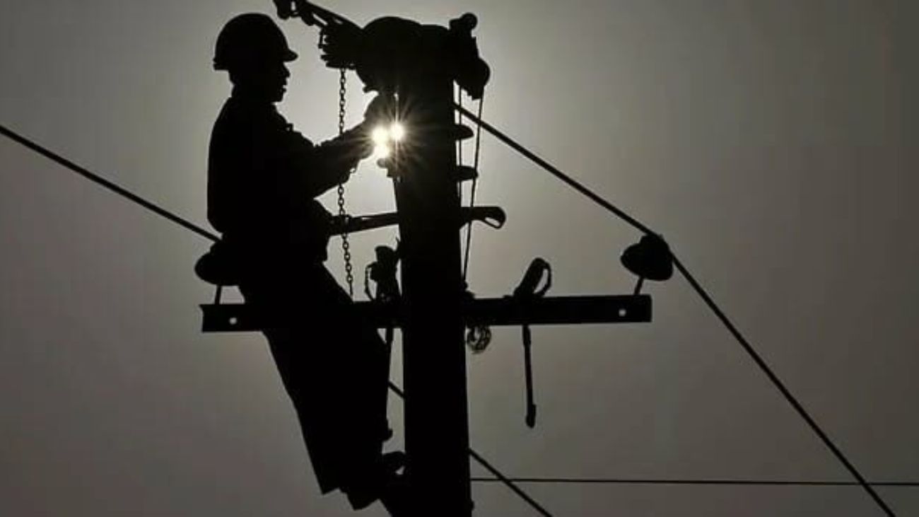 Cortes de luz programados en seis comunas de la Región Metropolitana Cortes de luz programados en seis comunas de la Región Metropolitana