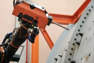 Codelco implementará tres brazos robóticos EMMR en División Salvador para mejorar la seguridad de los trabajadores