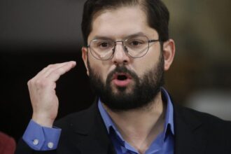 Presidente Boric propone subir impuestos a países ricos por cambio climático