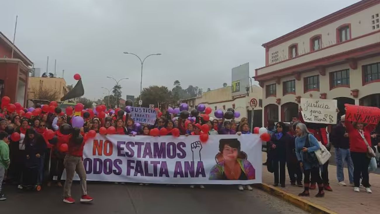 Marcha en La Serena por asesinato de Ana María Pizarro Marcha en La Serena por asesinato de Ana María Pizarro