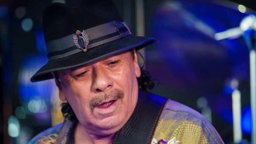 Carlos Santana hospitalizado por desmayo antes de concierto en Texas