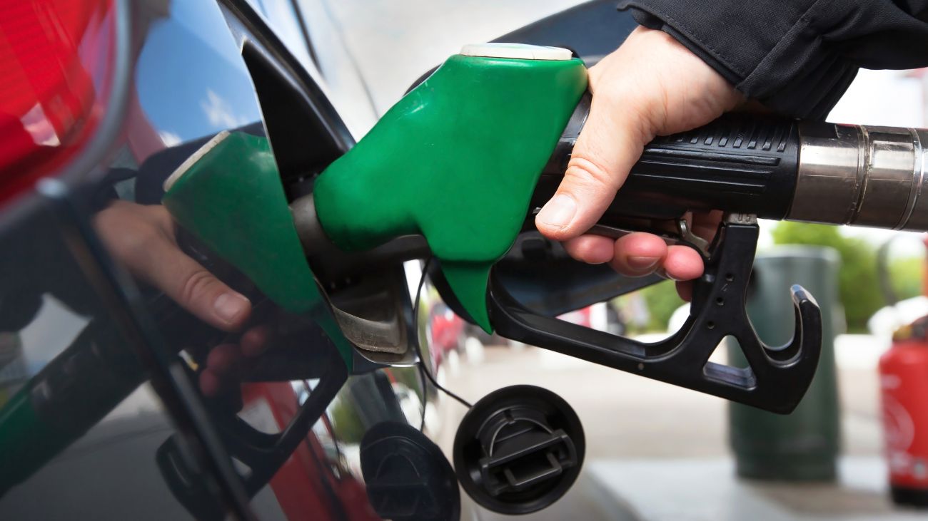 Nuevos precios de combustibles en Chile: pequeña caída a partir del 24 de abril