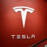 Elon Musk se enfoca en Tesla ante desafíos financieros y reacciones adversas