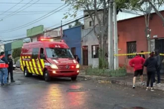 Adulto mayor muere en incendio en Recoleta, su hija arrestada