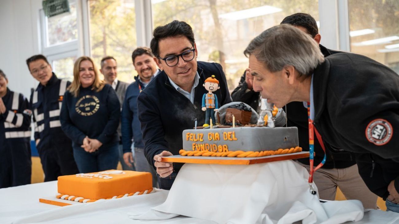 Celebrando 103 años de historia en la Fundición Caletones Celebrando 103 años de historia en la Fundición Caletones