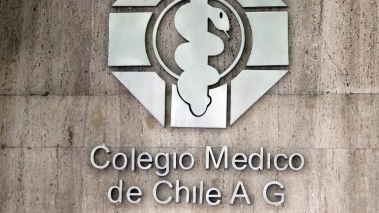 Disputa entre el Minsal y el Colegio Médico de Chile Disputa entre el Minsal y el Colegio Médico de Chile