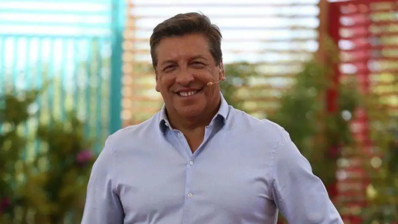 Periodista Julio César Rodríguez sufre robo inesperado en cafetería de hotel Periodista Julio César Rodríguez sufre robo inesperado en cafetería de hotel