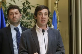 Denuncian posible concertación del Gobierno contra Evelyn Matthei ante Contraloría