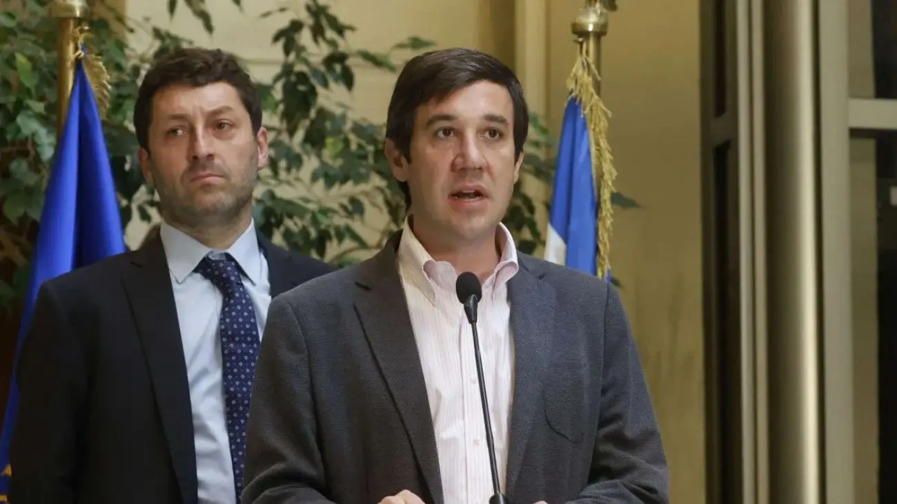 Denuncian posible concertación del Gobierno contra Evelyn Matthei ante Contraloría
