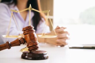 Estudiante de Derecho reprobada por faltar a examen en la Corte