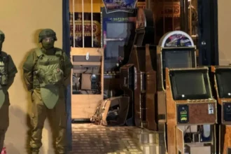 Carabineros desmantela casino clandestino en Independencia: incautan 149 máquinas