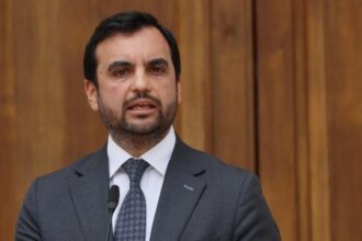 Ministro Gajardo defiende modelo carcelario chileno ante propuestas estilo Bukele