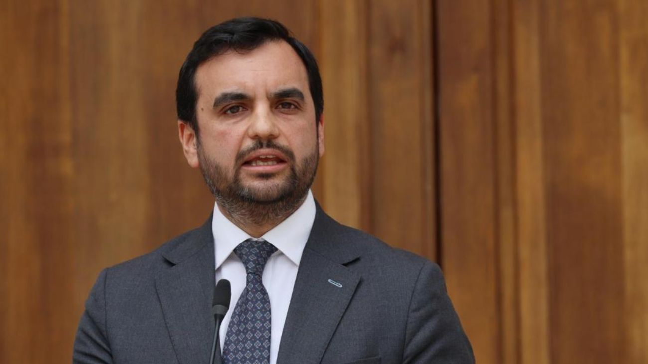 Ministro Gajardo defiende modelo carcelario chileno ante propuestas estilo Bukele
