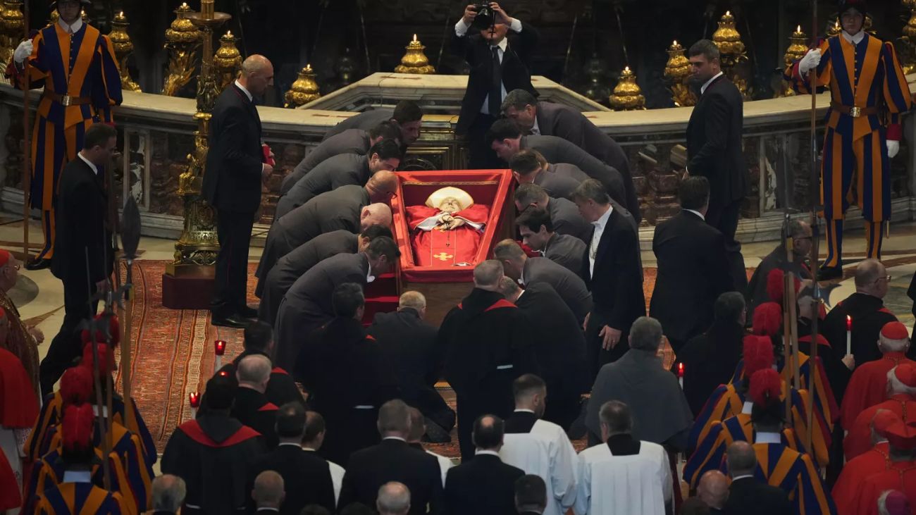Último adiós al Papa Francisco: Preparativos finales para su funeral Último adiós al Papa Francisco: Preparativos finales para su funeral