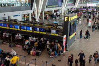 Detienen a ciudadano extranjero por amenaza de bomba en avión