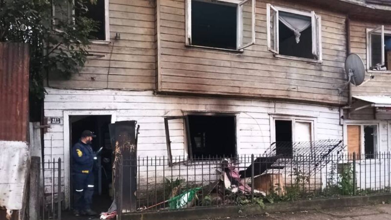 Trágico incendio en Osorno: Mujer de 77 años fallece tras incendiar su vivienda Trágico incendio en Osorno: Mujer de 77 años fallece tras incendiar su vivienda