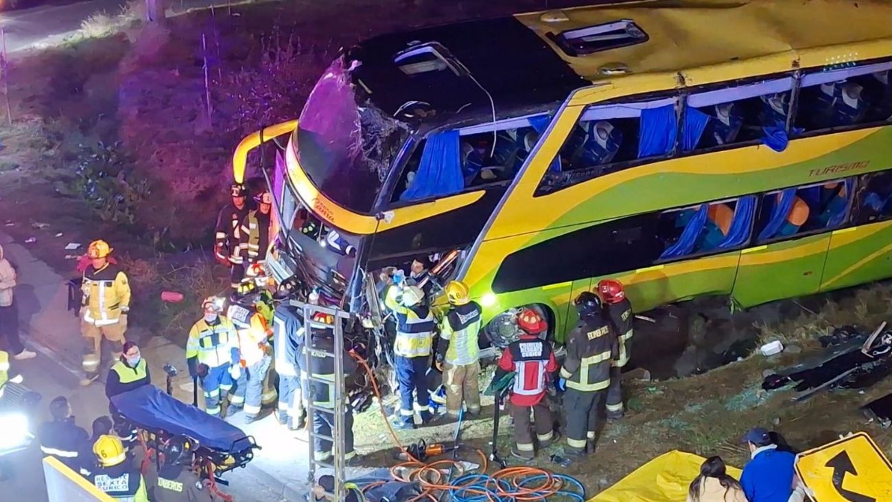Grave accidente en Ruta 5 Sur deja un fallecido y 20 heridos