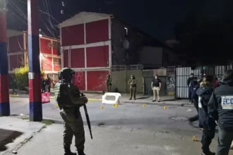 Violentos disturbios y suspensión de clases tras homicidio en Quilicura