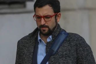 El Gobierno exige explicaciones sobre "pinchazo" al exjefe de asesores