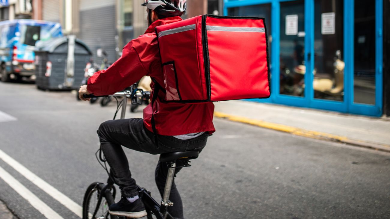 PedidosYa expande su modalidad "walkers" a más comunas de Chile