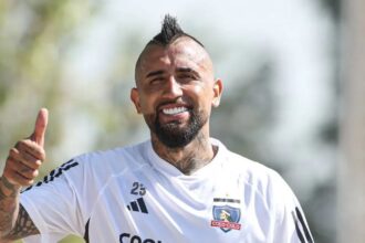 Arturo Vidal inaugura hamburguesería "Sin Miedo Burgers" con mensaje inspirador