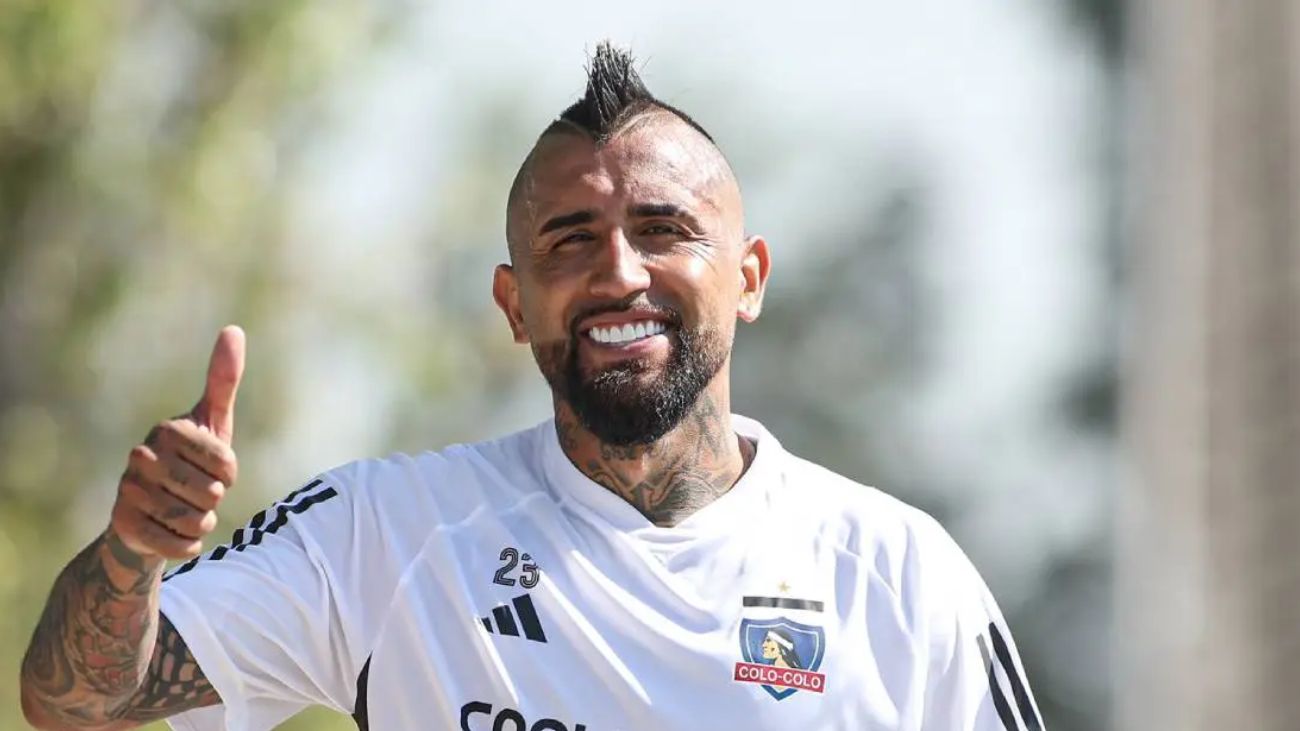 Arturo Vidal inaugura hamburguesería "Sin Miedo Burgers" con mensaje inspirador Arturo Vidal inaugura hamburguesería "Sin Miedo Burgers" con mensaje inspirador