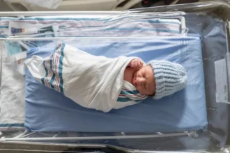 Preocupante tendencia a la baja en la fecundidad en Chile