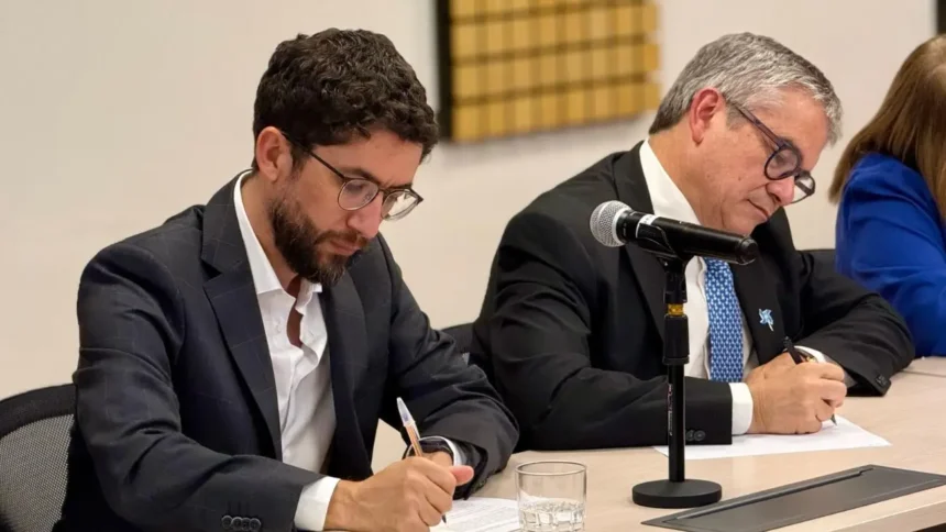 Acuerdo del Gobierno sube sueldo mínimo a $529 mil en 2025