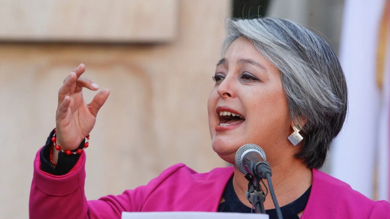 Jeannette Jara propone empresa nacional del litio en Chile: polémica elección presidencial Jeannette Jara propone empresa nacional del litio en Chile: polémica elección presidencial