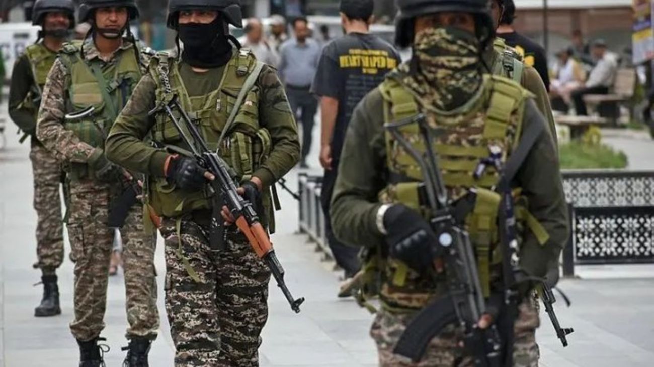 Aumenta la tensión entre India y Pakistán en Cachemira: enfrentamientos letales